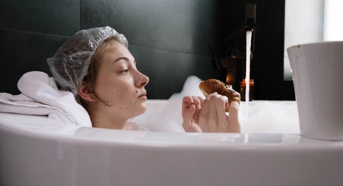 Une vraie peau neuve sans dégâts comment utiliser un gant exfoliant sans fausse note