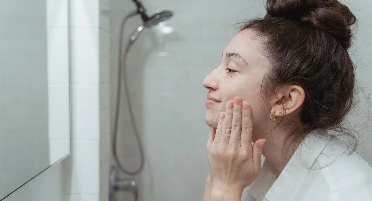 Construire une routine soin visage matin et soir adaptée pour protéger et régénérer la peau